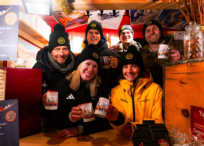 Der GOLDENE RING beim Charity-Ausschank an der Glüh'Alm des Kräuterhaus Wurzelsepp im Dezember 2025.