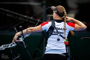 Charline Schwarz (Nürnberg), Katharina Bauer (Raubling) und Elisa Tartler (Berlin) Gold bei der Europameisterschaft in Antalya, Türkei im Recurve-Wettbewerb der Damen. (Foto: Saygin Akici)